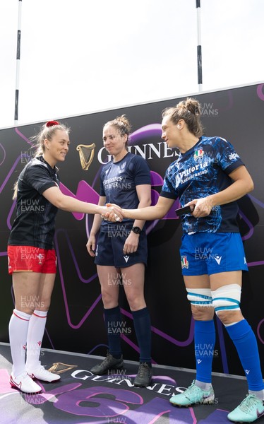 270425 - Italy v Wales, Guinness Women’s Six Nations 2025 - Wales Captain Hannah Jones and Italy captain Elisa Giordano at the coin toss