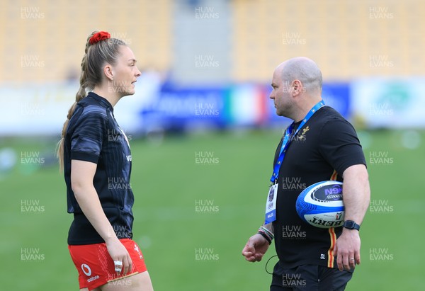 270425 - Italy v Wales, Guinness Women’s Six Nations 2025 - Wales Captain Hannah Jones and Wales Women head coach Sean Lynn during warm up