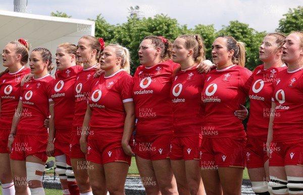 270425 - Italy v Wales, Guinness Women’s Six Nations 2025 - The Wales team during the anthems