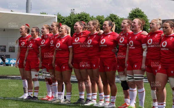 270425 - Italy v Wales, Guinness Women’s Six Nations 2025 - The Wales team during the anthems