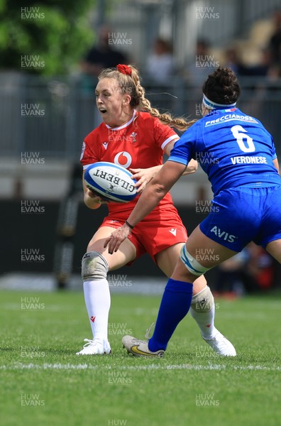 270425 - Italy v Wales, Guinness Women’s Six Nations 2025 - Hannah Jones of Wales