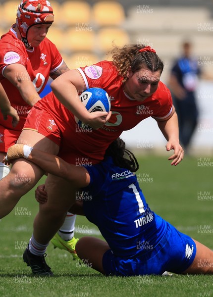 270425 - Italy v Wales, Guinness Women’s Six Nations 2025 - Gwenllian Pyrs of Wales
