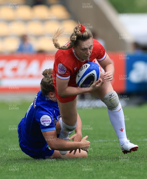 270425 - Italy v Wales, Guinness Women’s Six Nations 2025 - Hannah Jones of Wales