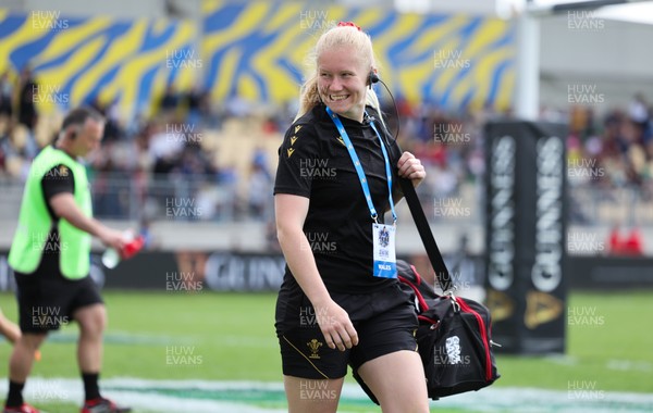 270425 - Italy v Wales, Guinness Women’s Six Nations 2025 - Eve Holcombe