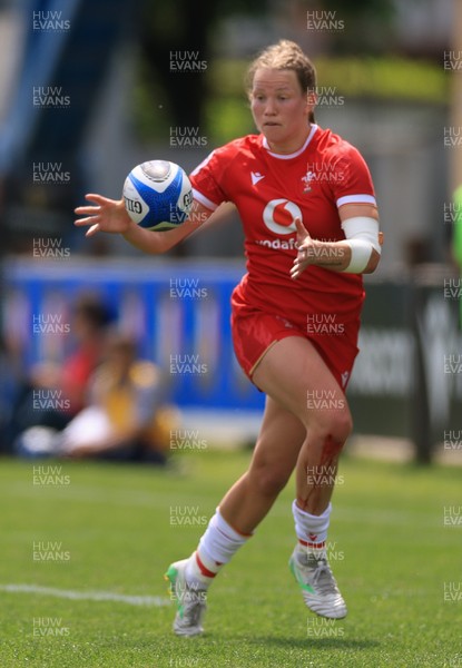 270425 - Italy v Wales, Guinness Women’s Six Nations 2025 - Carys Cox of Wales 