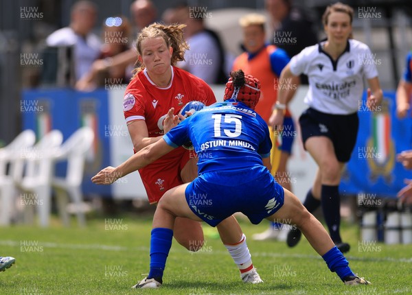 270425 - Italy v Wales, Guinness Women’s Six Nations 2025 - Carys Cox of Wales 