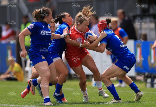 270425 - Italy v Wales, Guinness Women’s Six Nations 2025 - Carys Cox of Wales 