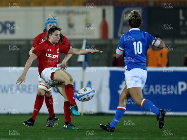 090219 - Italy v Wales - Guinness Women's Six Nations -  Robyn Wilkins of Wales