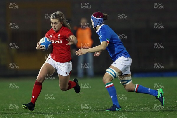 090219 - Italy v Wales - Guinness Women's Six Nations -  Hannah Jones