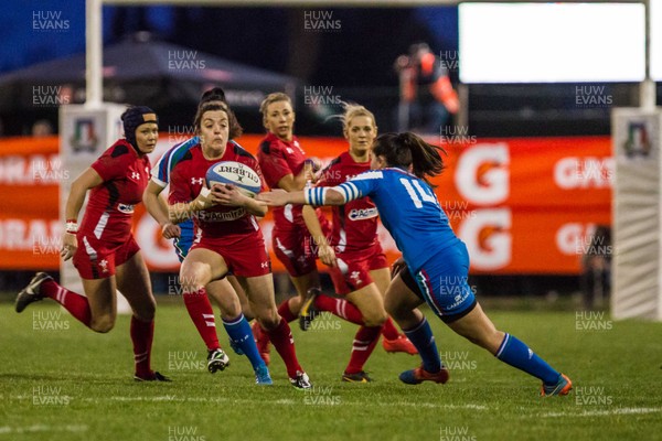 210315 - Italy Women v Wales Women - RBS Womens 6 Nations 2015 - Elen Evans breaks through the Italian defence