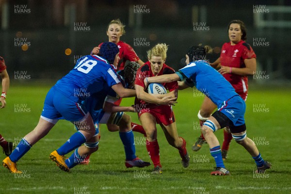 210315 - Italy Women v Wales Women - RBS Womens 6 Nations 2015 - Kerin Lake of Wales breaks through the Italian defence