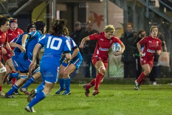 210315 - Italy Women v Wales Women - RBS Womens 6 Nations 2015 - Rachel Taylor breaks through the Italian defence