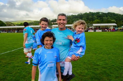 100622 - James Hook Select XV v Classic Lions XV - James Hook Testimonial Match - James Hook with sons OIlie (back left), Harrison (bottom left) and George (right)