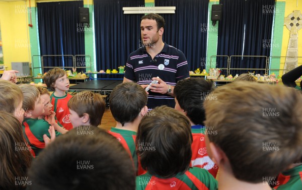 090413 - Cardiff Blues -Jamie Roberts at his old school Ysgol y Wern in Llanishen, Cardiff 