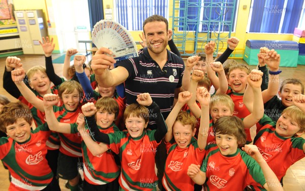 090413 - Cardiff Blues -Jamie Roberts at his old school Ysgol y Wern in Llanishen, Cardiff 