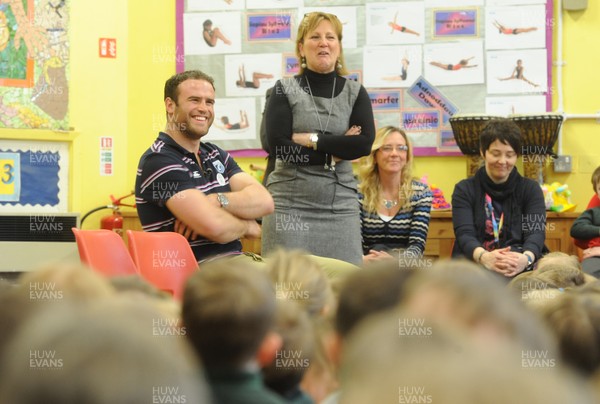 090413 - Cardiff Blues -Jamie Roberts at his old school Ysgol y Wern in Llanishen, Cardiff 