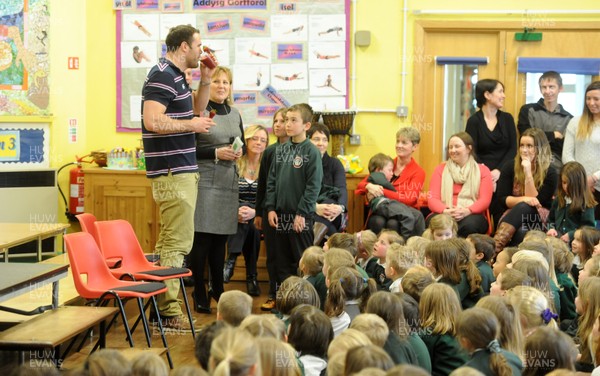 090413 - Cardiff Blues -Jamie Roberts at his old school Ysgol y Wern in Llanishen, Cardiff 