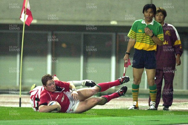 060601 - Japan Select XV v Wales - Double try scorer Shane Williams pounces for his first try