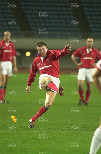 060601 - Japan Select XV v Wales - Lee Jarvis slots over another kick