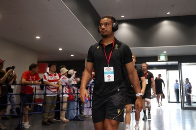 050725 - Japan v Wales - Summer Tour First Test - Ben Thomas of Wales arrives at the stadium