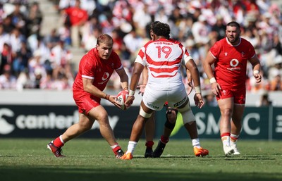 050725 - Japan v Wales - Summer Tour First Test - Archie Griffin of Wales 