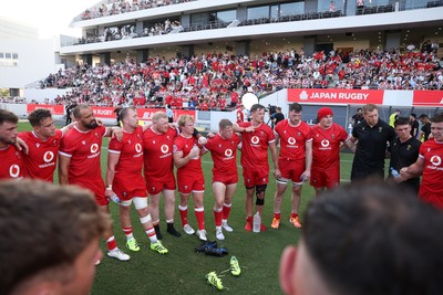 050725 - Japan v Wales - Summer Tour First Test - Wales team huddle at full time