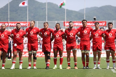 050725 - Japan v Wales - Summer Tour First Test - Wales sing the anthem