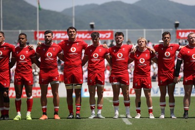 050725 - Japan v Wales - Summer Tour First Test - Wales sing the anthem