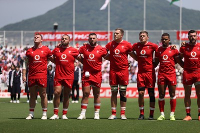 050725 - Japan v Wales - Summer Tour First Test - Wales sing the anthem