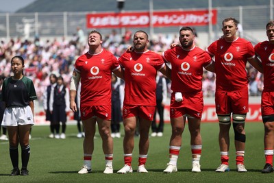 050725 - Japan v Wales - Summer Tour First Test - Wales sing the anthem