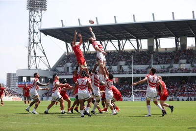050725 - Japan v Wales - Summer Tour First Test - Teddy Williams of Wales wins the line out