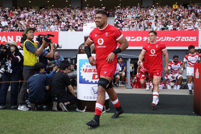 050725 - Japan v Wales - Summer Tour First Test - Taulupe Faletau of Wales 