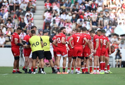 050725 - Japan v Wales - Summer Tour First Test - Wales during a water break