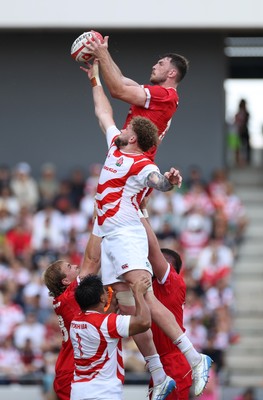 050725 - Japan v Wales - Summer Tour First Test - James Ratti of Wales wins the line out
