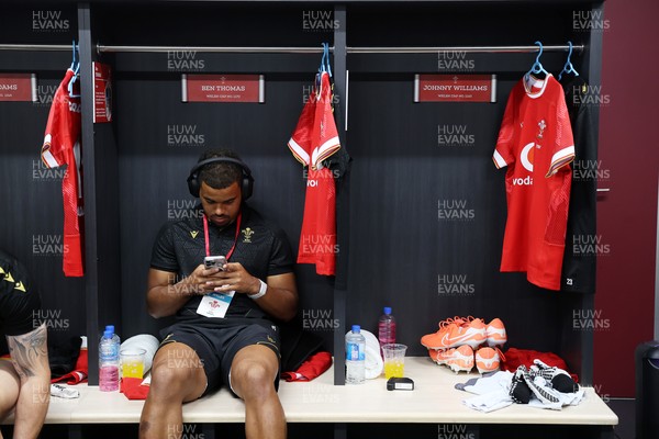 050725 - Japan v Wales - Summer Tour First Test - Ben Thomas of Wales in the dressing room