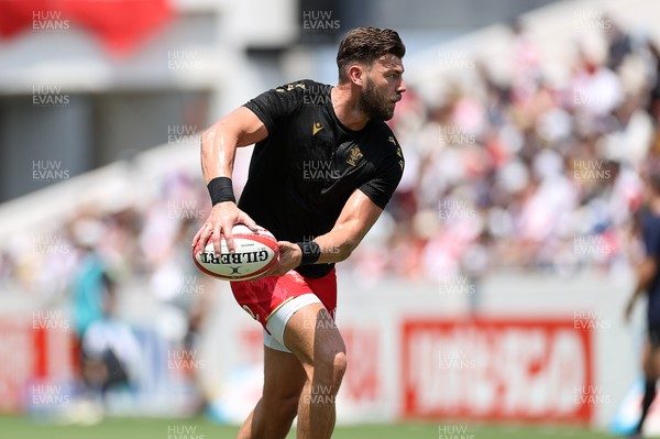 050725 - Japan v Wales - Summer Tour First Test - Johnny Williams of Wales 