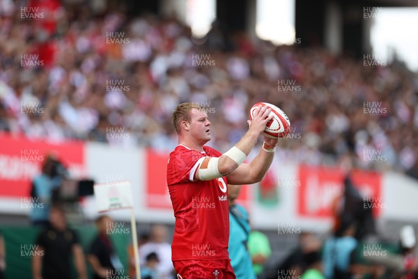 050725 - Japan v Wales - Summer Tour First Test - Dewi Lake of Wales 