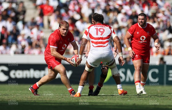 050725 - Japan v Wales - Summer Tour First Test - Archie Griffin of Wales 