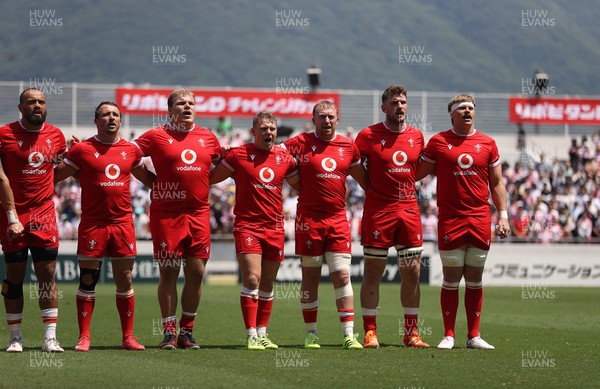 050725 - Japan v Wales - Summer Tour First Test - Wales sing the anthem