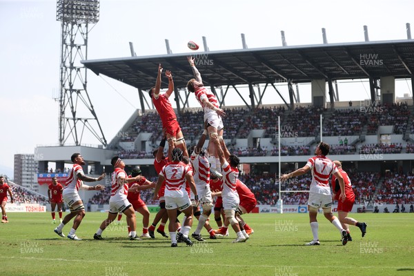 050725 - Japan v Wales - Summer Tour First Test - Teddy Williams of Wales wins the line out