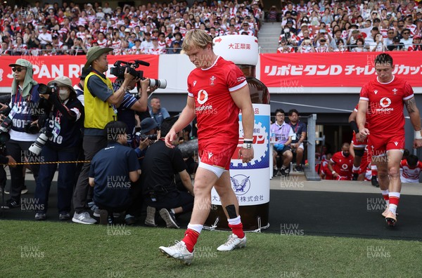 050725 - Japan v Wales - Summer Tour First Test - Blair Murray of Wales 