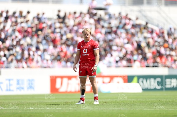 050725 - Japan v Wales - Summer Tour First Test - Blair Murray of Wales 