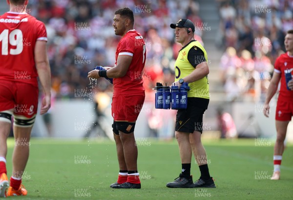 050725 - Japan v Wales - Summer Tour First Test - Taulupe Faletau of Wales and T Rhys Thomas