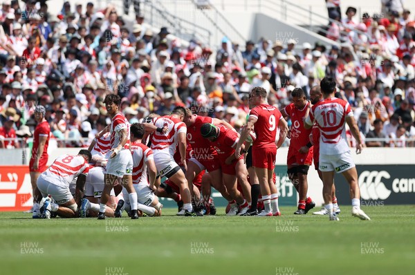 050725 - Japan v Wales - Summer Tour First Test - Scrum
