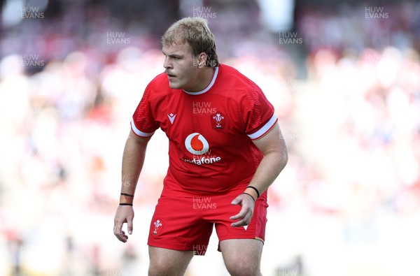 050725 - Japan v Wales - Summer Tour First Test - Archie Griffin of Wales 