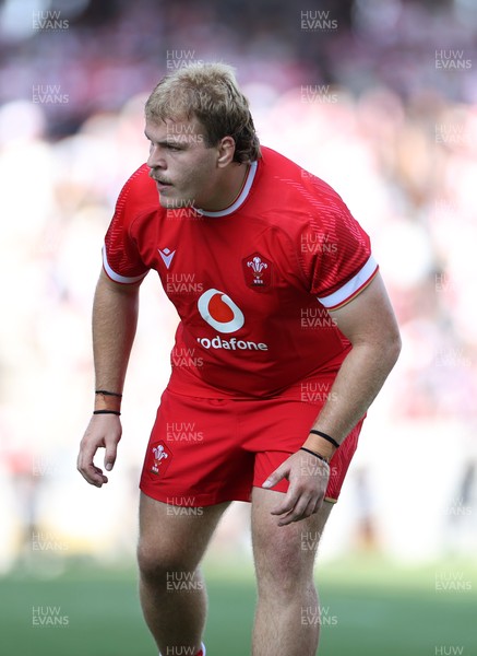 050725 - Japan v Wales - Summer Tour First Test - Archie Griffin of Wales 