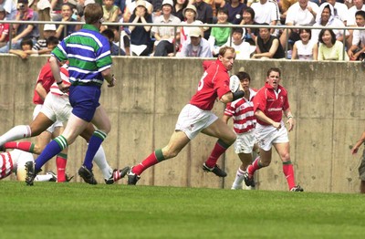 100601 - Japan v Wales - Gareth Thomas runs in to score his try
