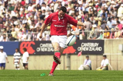 100601 - Japan v Wales - Stephen Jones slots over another conversion