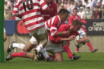100601 - Japan v Wales - Adrian Durston scores his try
