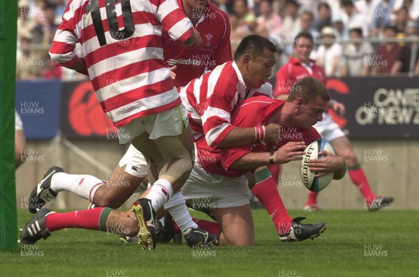 100601 - Japan v Wales - Adrian Durston scores his try